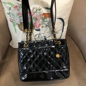Patent leather Chanel shoulder bag